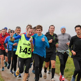 Verschiedene Läufe laden zu sportlichen Aktivitäten im Schönbuch. Foto: PostSV Tübingen Läufergruppe im Herbst