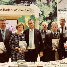 Präsentieren die neue Echtzeit 2018 am Stand der Naturparke Baden-Württembergs