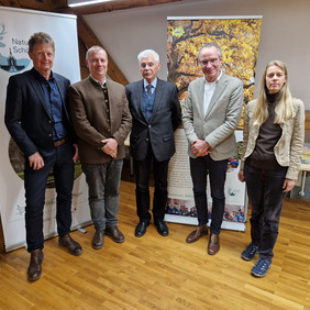 v. l. n. r.: Mathias Allgäuer, Geschäftsführer Naturpark Schönbuch (NP SB); Götz Graf Bülow u. Fritz-Eberhard Griesinger, neuer u. alter 2. Vorsitzender Fördervereins NP SB; Bernd Haug, Vorsitzender FV NP SB; Dr. Anja Peck, Vorsitzende NP SB